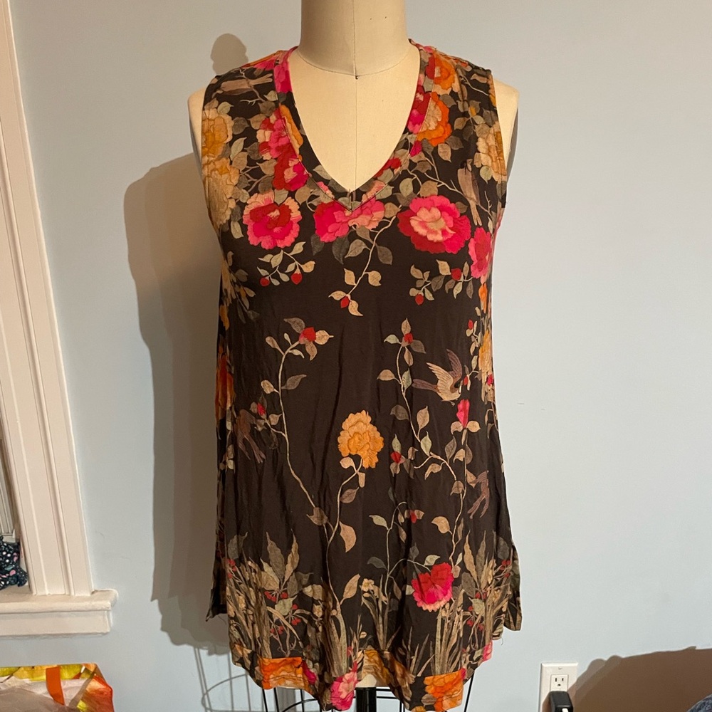 Johnny Was floral sleeveless tunic blouse size small